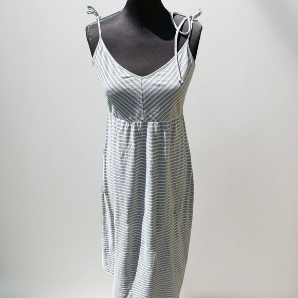 Tommy Bahama Dresses & Skirts - Tommy Bahama Hibben Grey Stripe Dress Jersey Tie Shoulder Maxi Size Medium